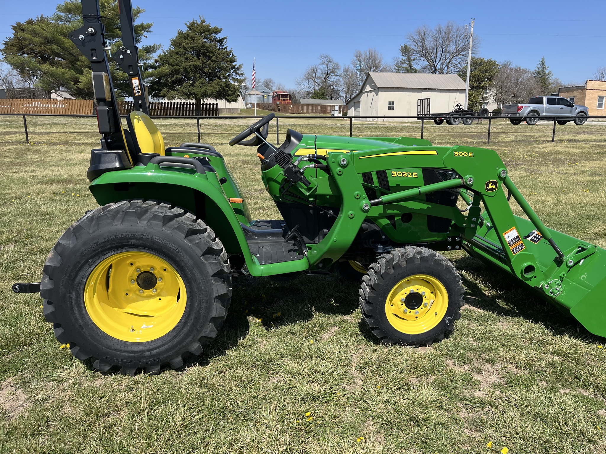  2024 John Deere 3032E at Heritage Tractor in Lockwood, MO