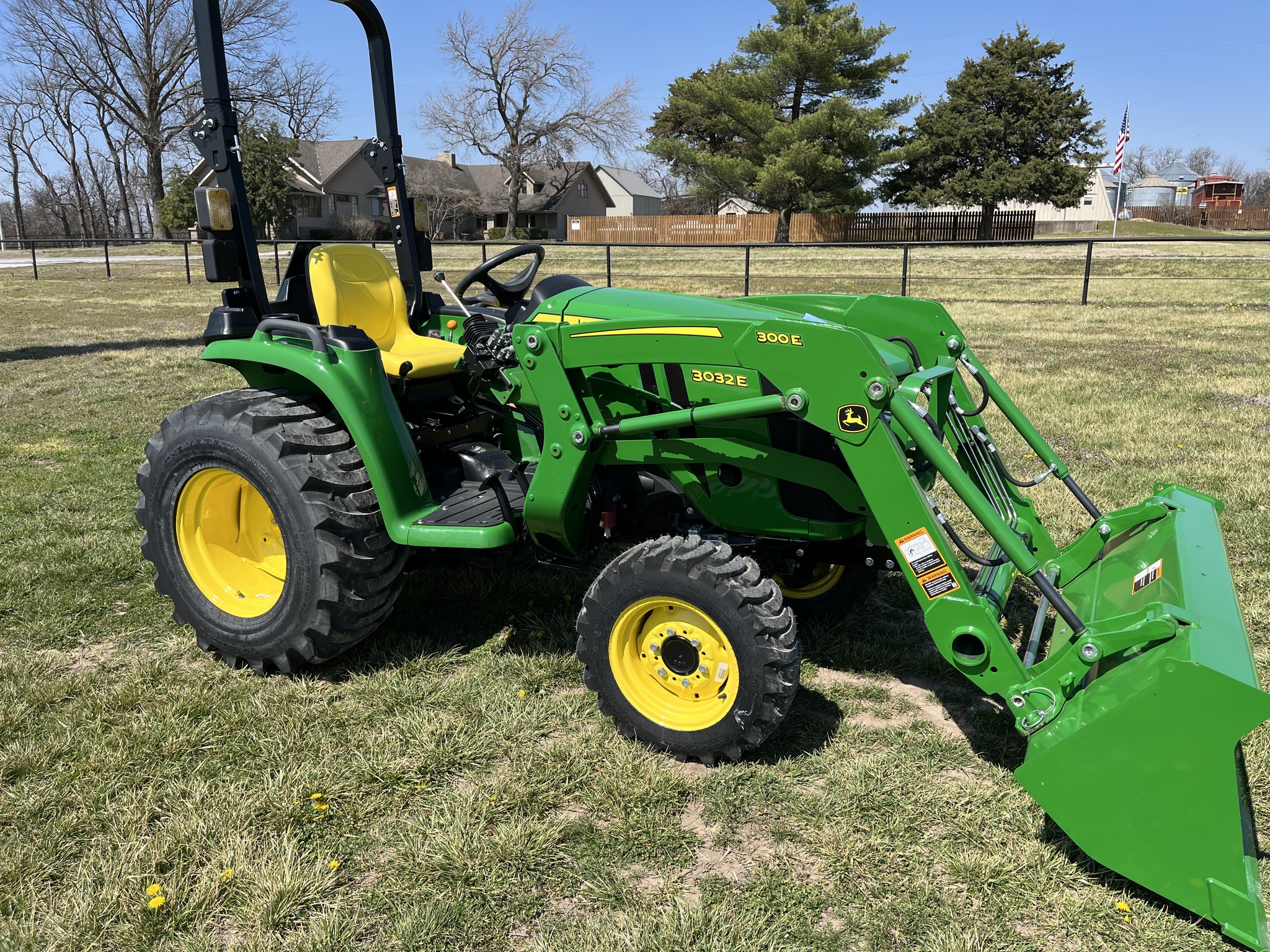  2024 John Deere 3032E at Heritage Tractor in Lockwood, MO