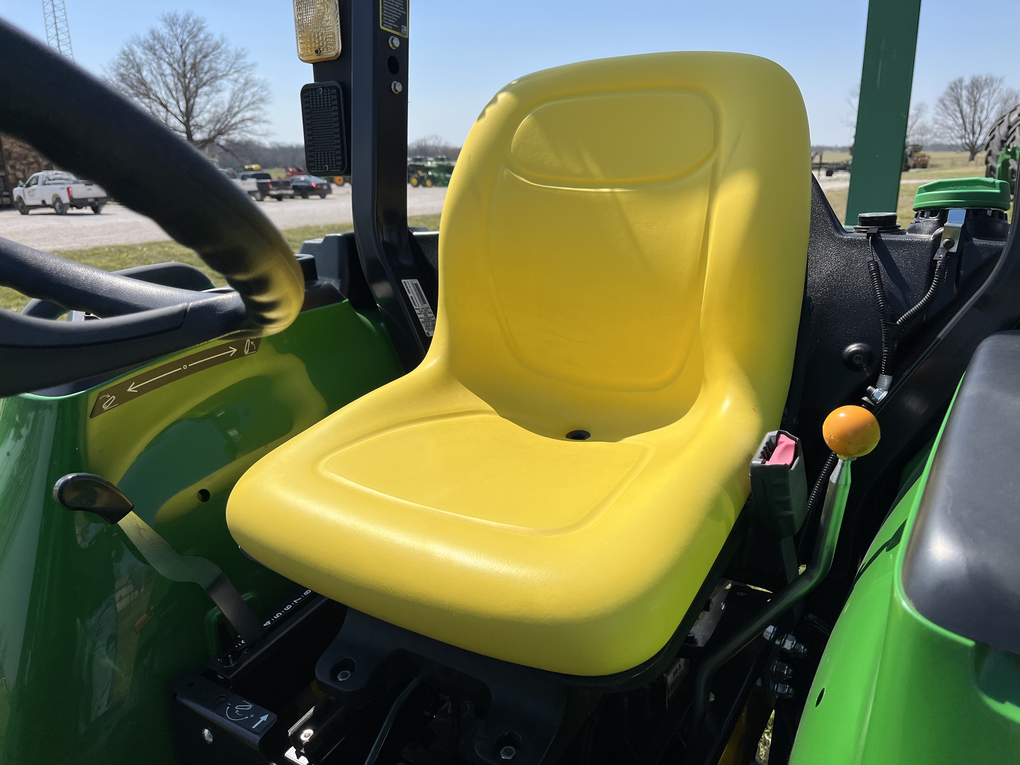  2024 John Deere 3032E at Heritage Tractor in Lockwood, MO