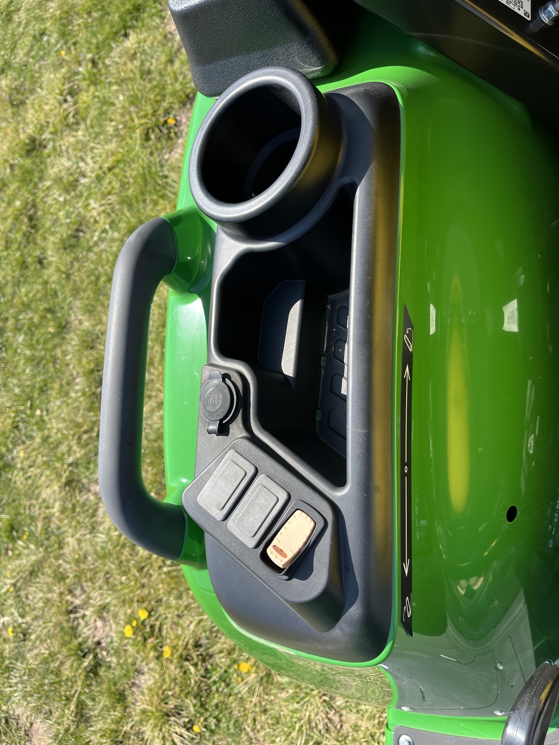  2024 John Deere 3032E at Heritage Tractor in Lockwood, MO