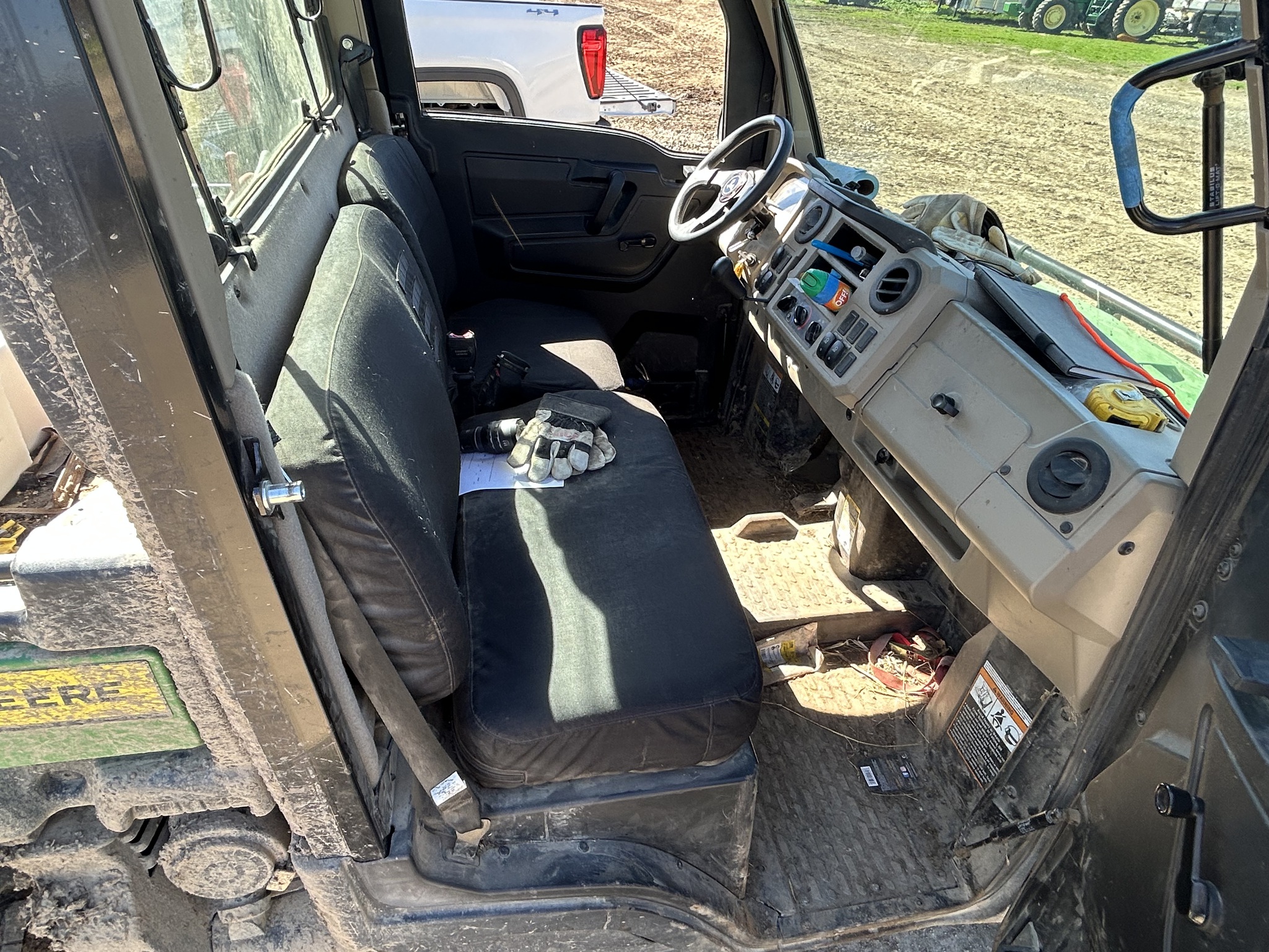  2023 John Deere XUV 835R at Heritage Tractor in Olathe, KS