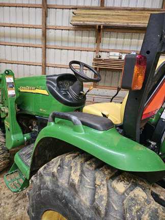 Photo of 2008 John Deere 3720