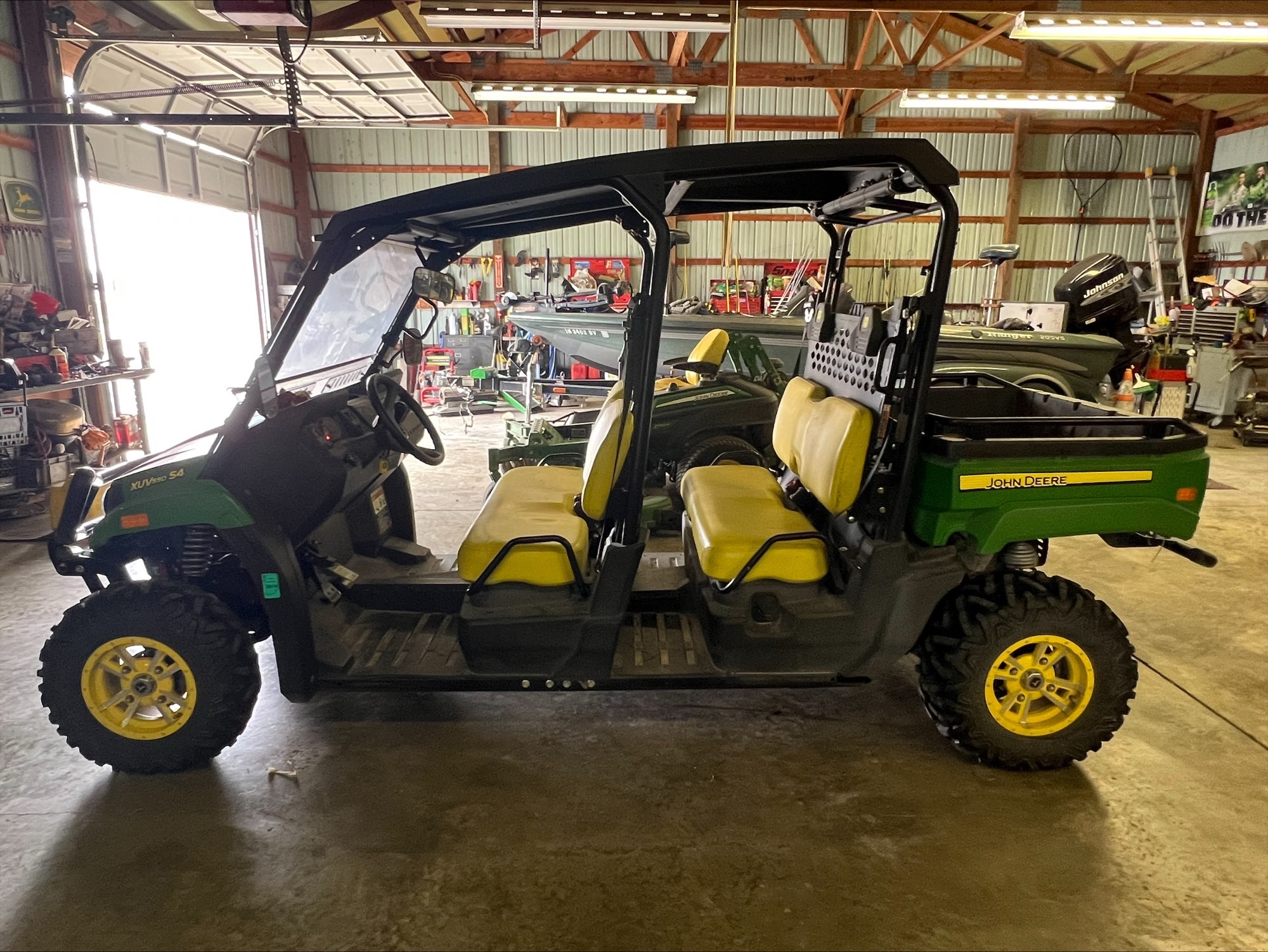 2012 John Deere XUV 550 S4 GREEN Image 3