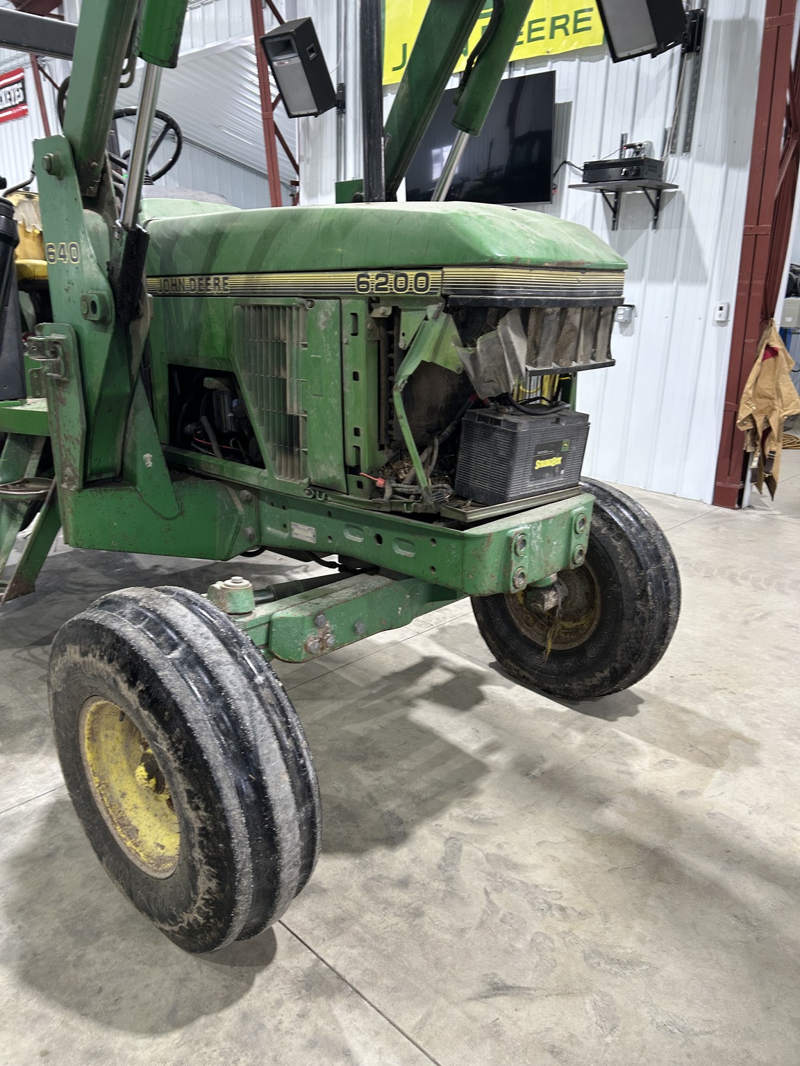 1992 John Deere 6200 Image 3