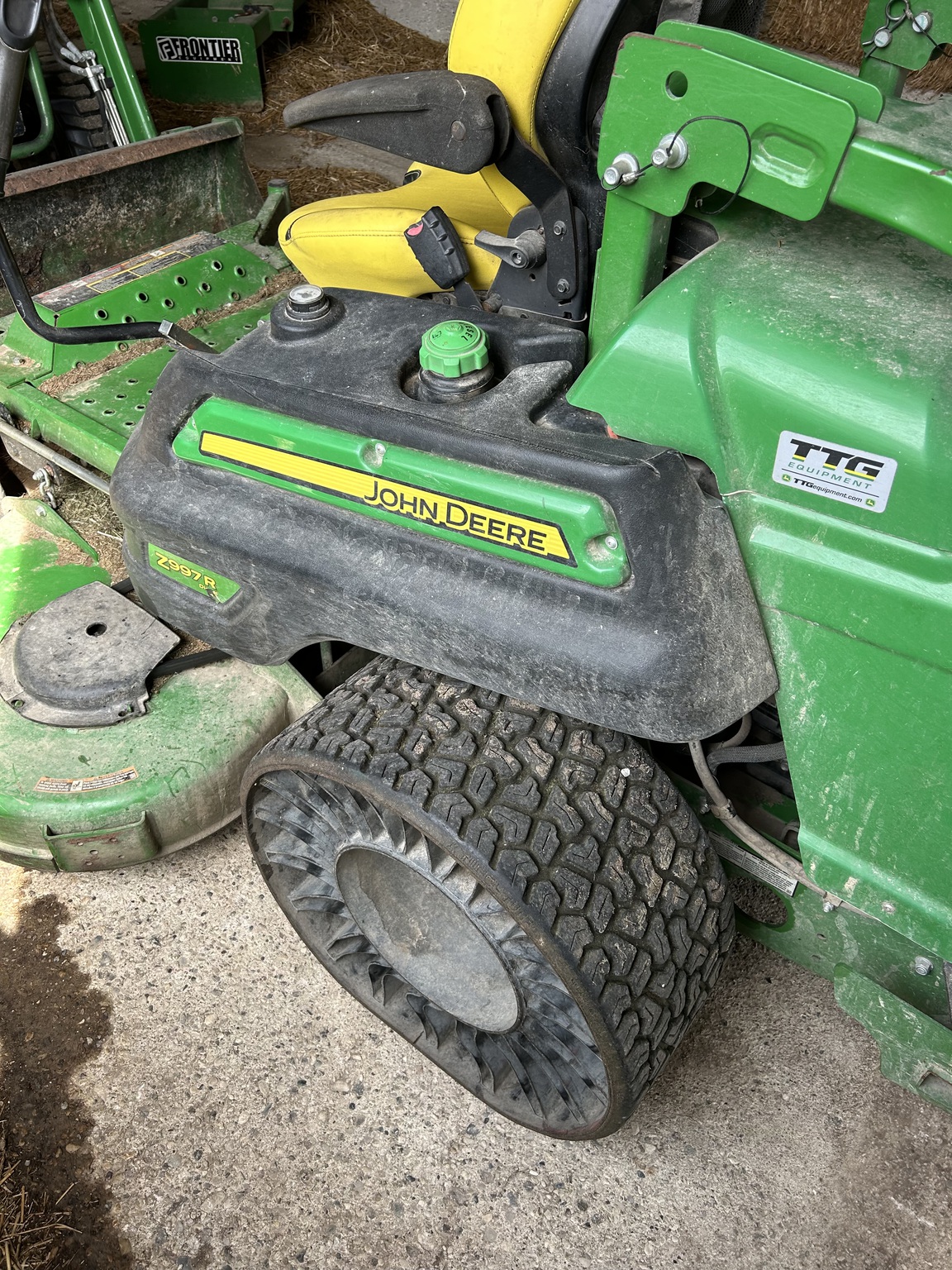 2019 John Deere Z997R Image 2