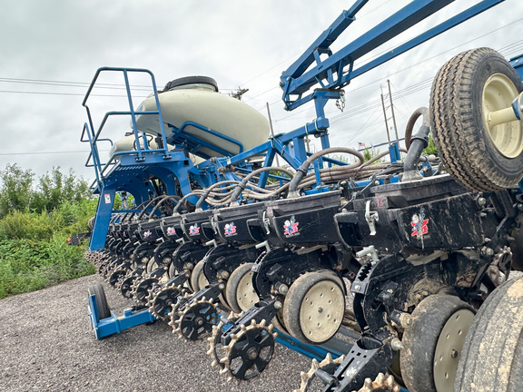 2011 Kinze 3600