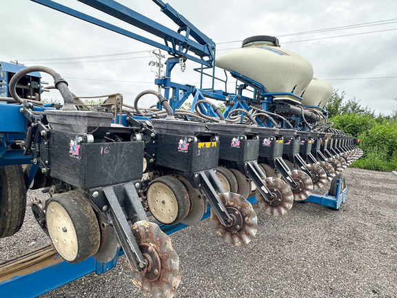 2011 Kinze 3600
