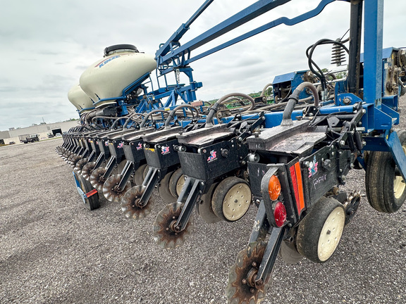 2011 Kinze 3600