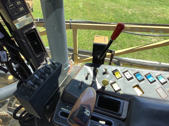 Photo of 1995 Ag-Chem ROGATOR 664