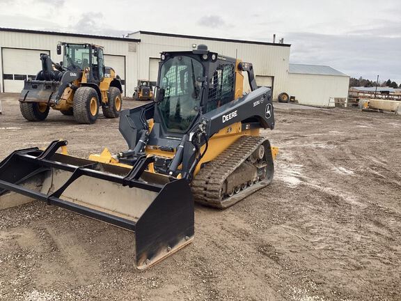 Photo of a 2023 John Deere 333G