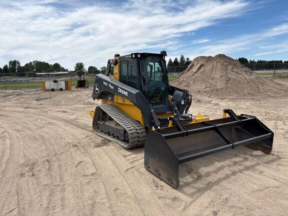 2023 John Deere 333G