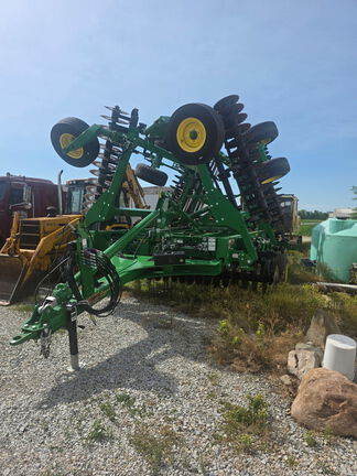 2023 John-Deere 2660VT