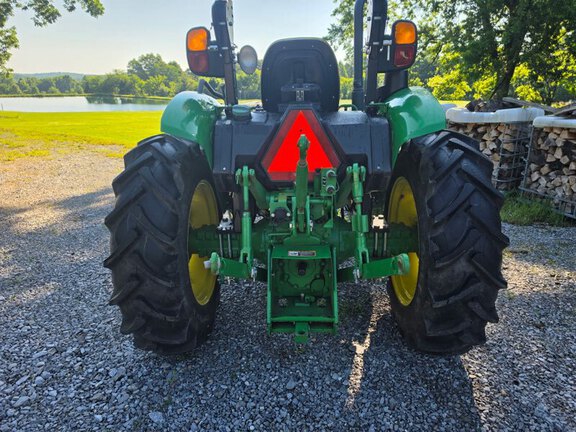 Photo of 2021 John Deere 5045E