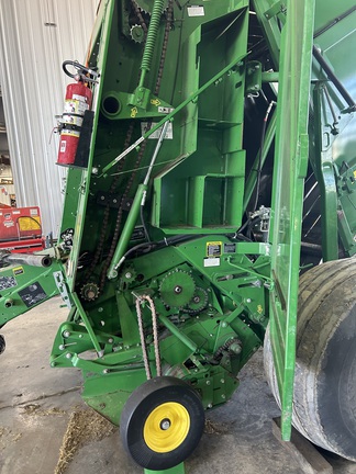 John Deere 569