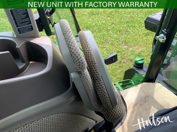 Photo of 2025 John Deere 6120E