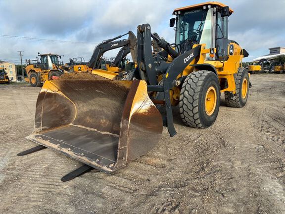 Photo of a 2020 John Deere 624L