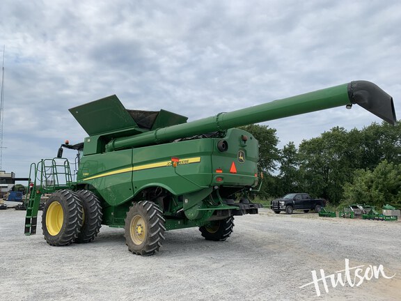 Photo of 2016 John Deere S680