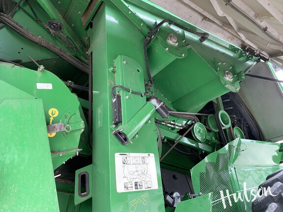 Photo of 2016 John Deere S680