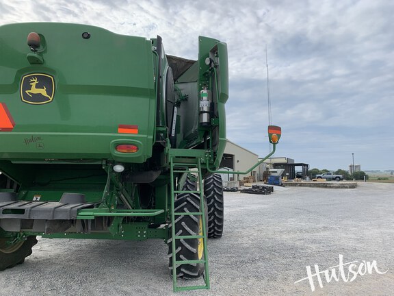 Photo of 2016 John Deere S680
