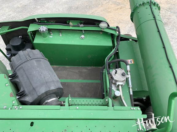 Photo of 2016 John Deere S680