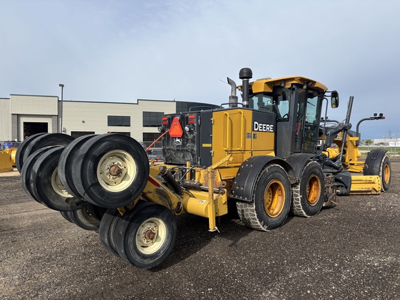 2015 John Deere 772G