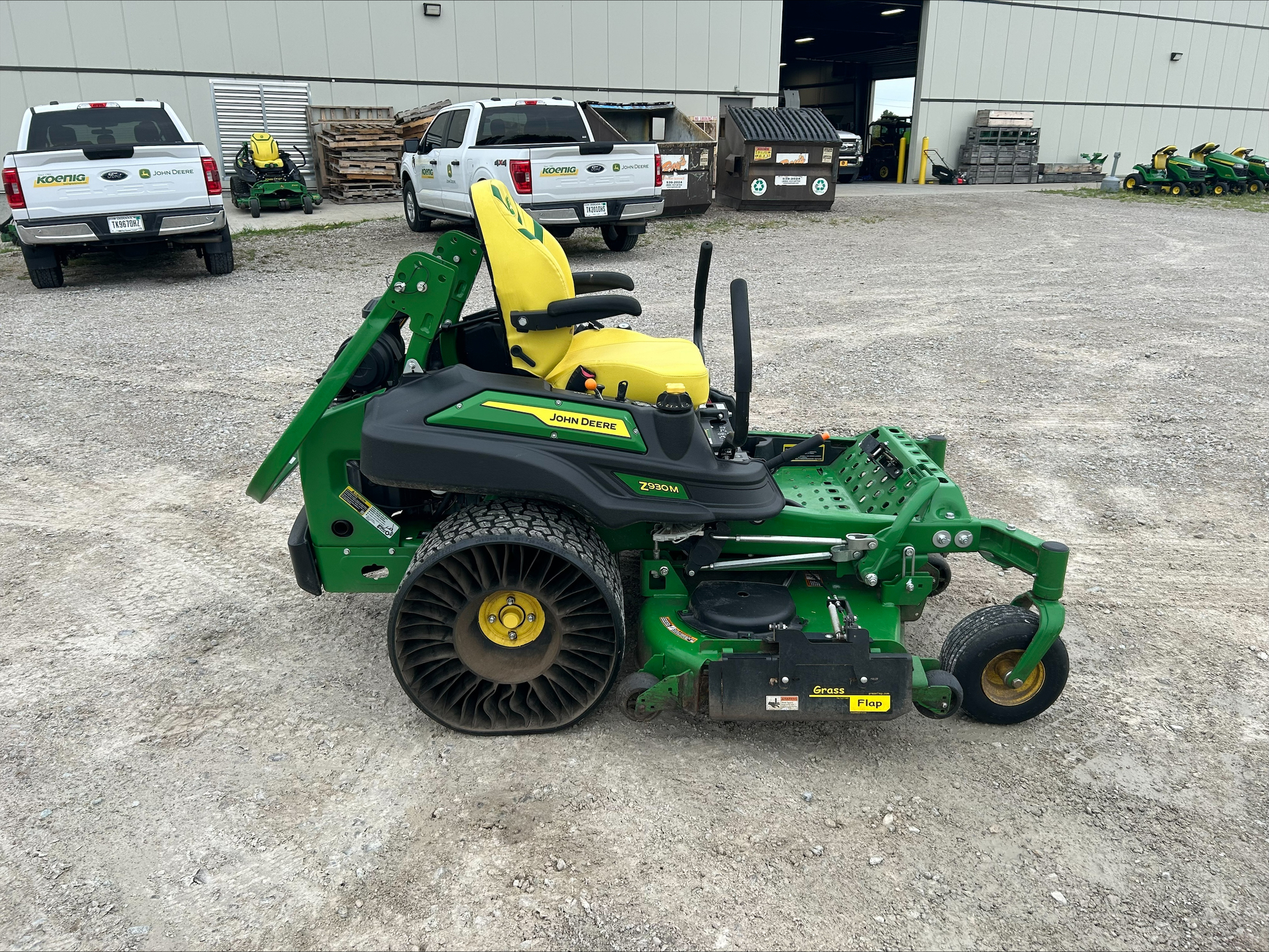 Used 2025 John Deere Z930M Zero Turn Mowers at Koenig Equipment in Franklin, IN - PhotoXL1