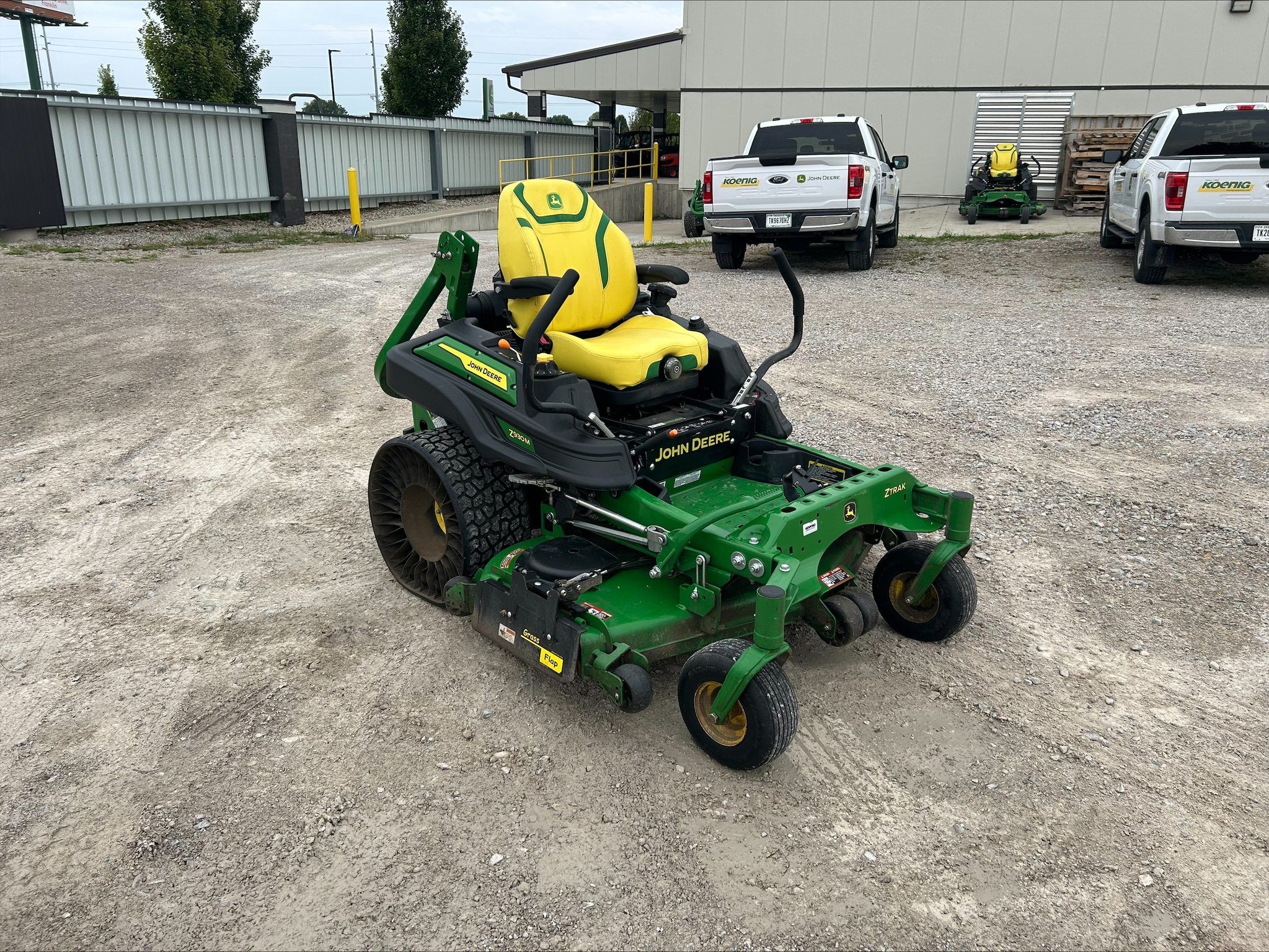 Used 2025 John Deere Z930M Zero Turn Mowers at Koenig Equipment in Franklin, IN - PhotoXL0