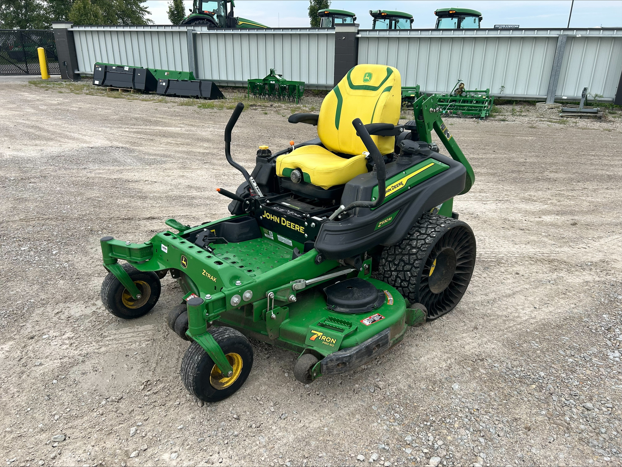 Used 2025 John Deere Z930M Zero Turn Mowers at Koenig Equipment in Franklin, IN - PhotoXL7