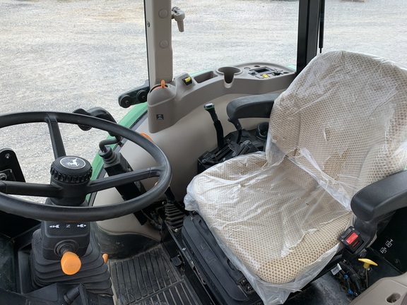 Photo of 2024 John Deere 5060E