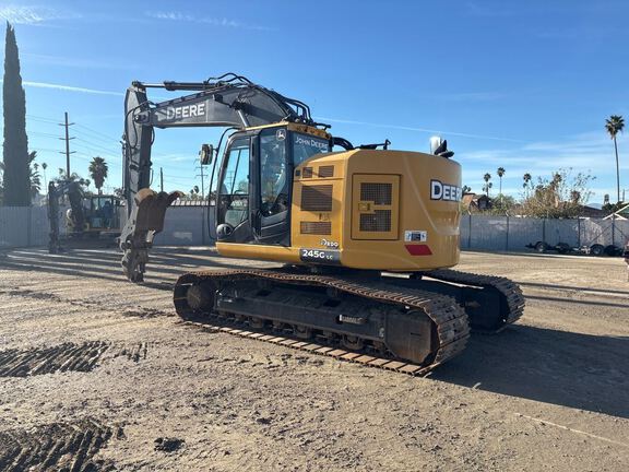 2021 John Deere 245G