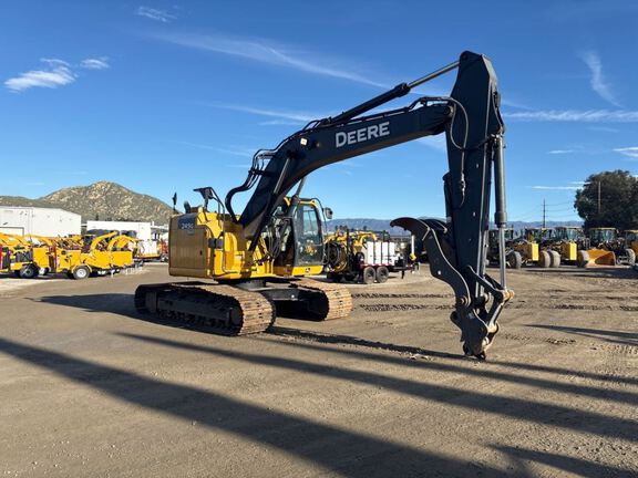 2021 John Deere 245G