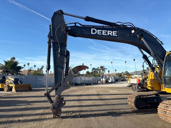 2021 John Deere 245G