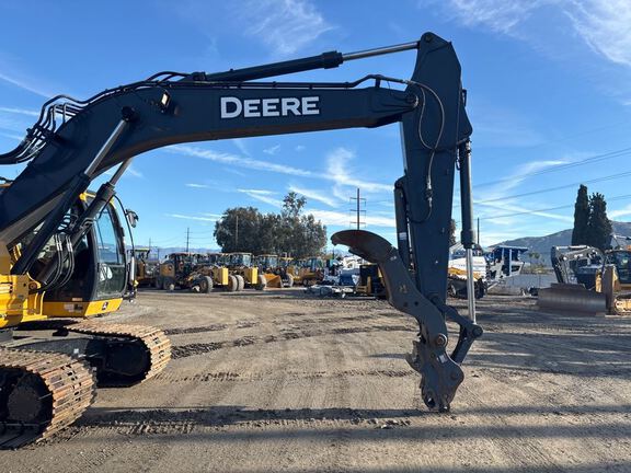 2021 John Deere 245G