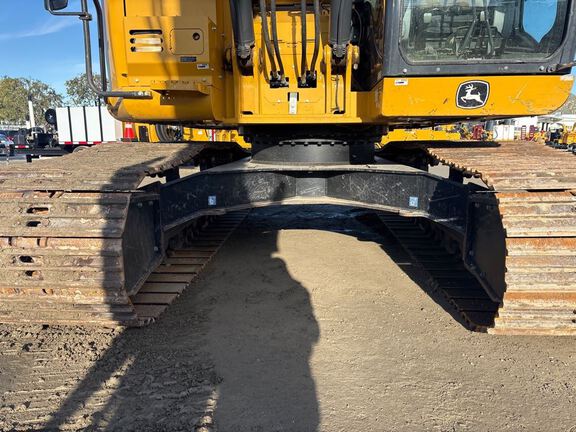 2021 John Deere 245G
