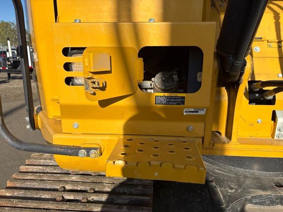 2021 John Deere 245G
