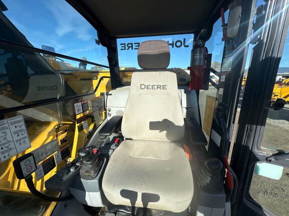 2021 John Deere 245G