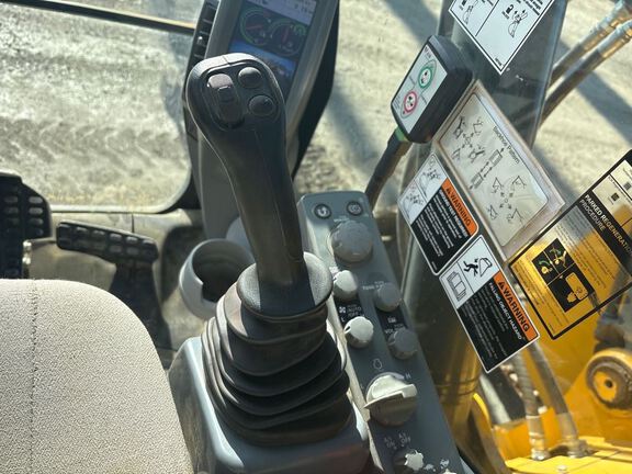 2021 John Deere 245G