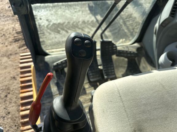 2021 John Deere 245G