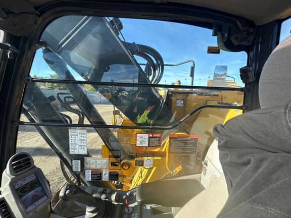 2021 John Deere 245G