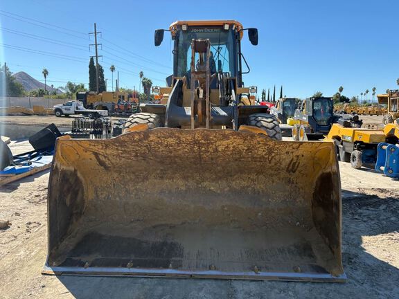 2019 John Deere 544L