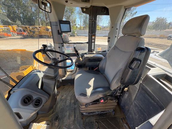 2019 John Deere 544L
