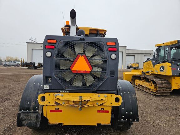2014 John Deere 772G