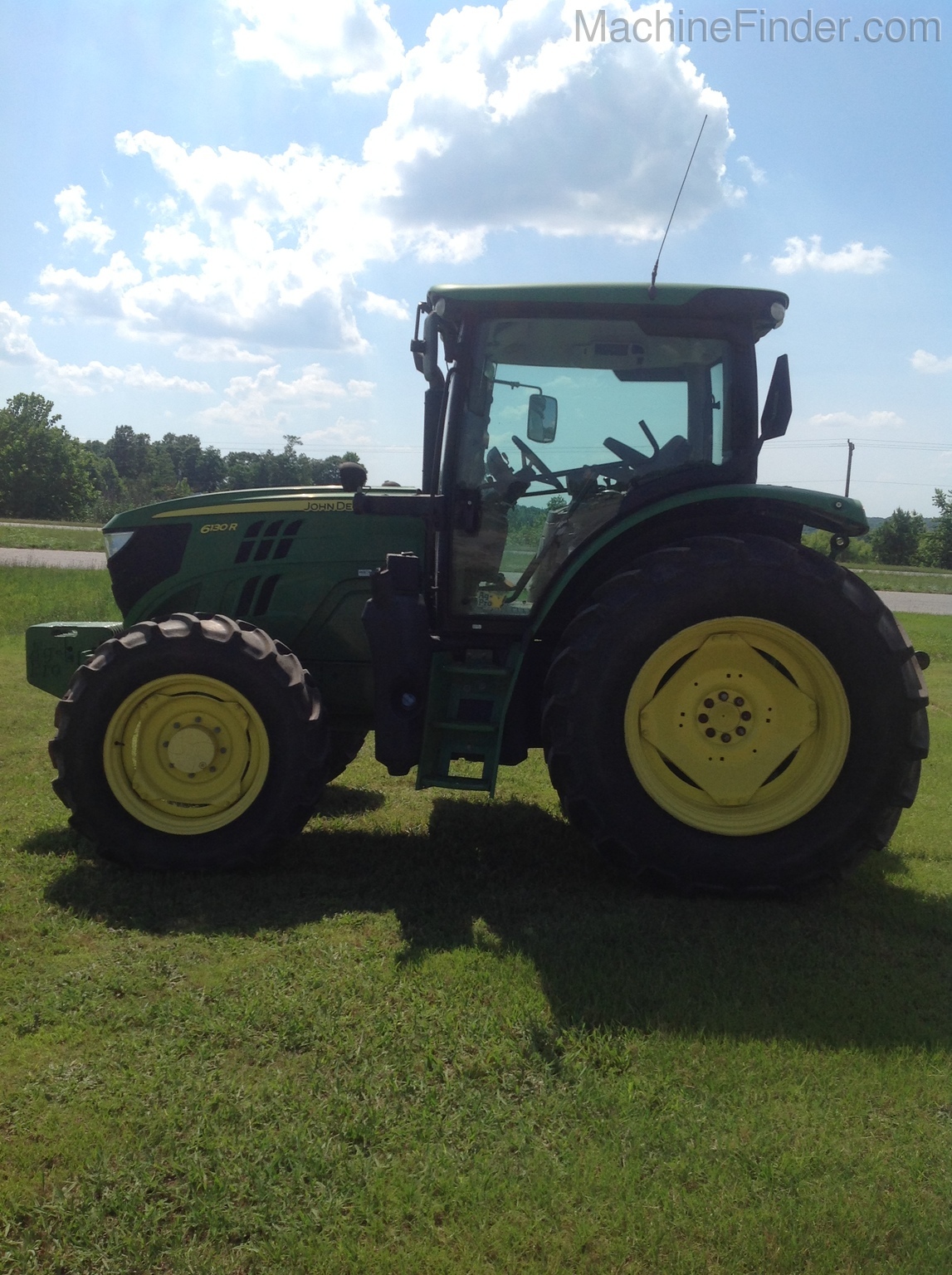2015 John Deere 6130R Cab Image 3
