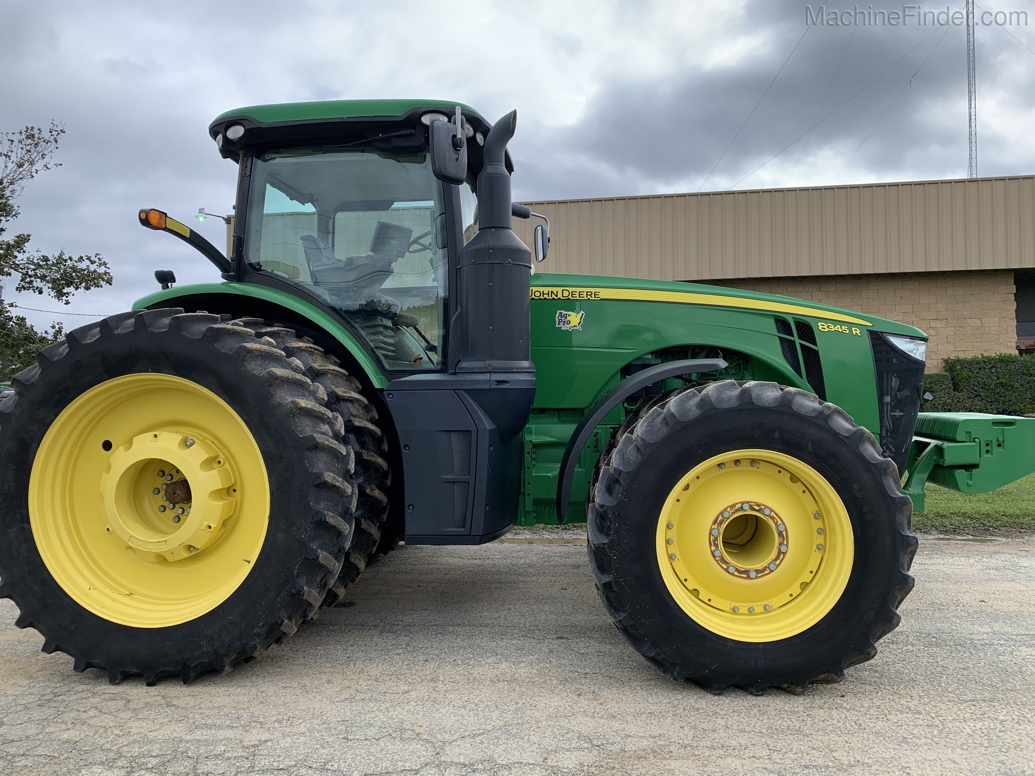 2016 John Deere 8345R Image 3