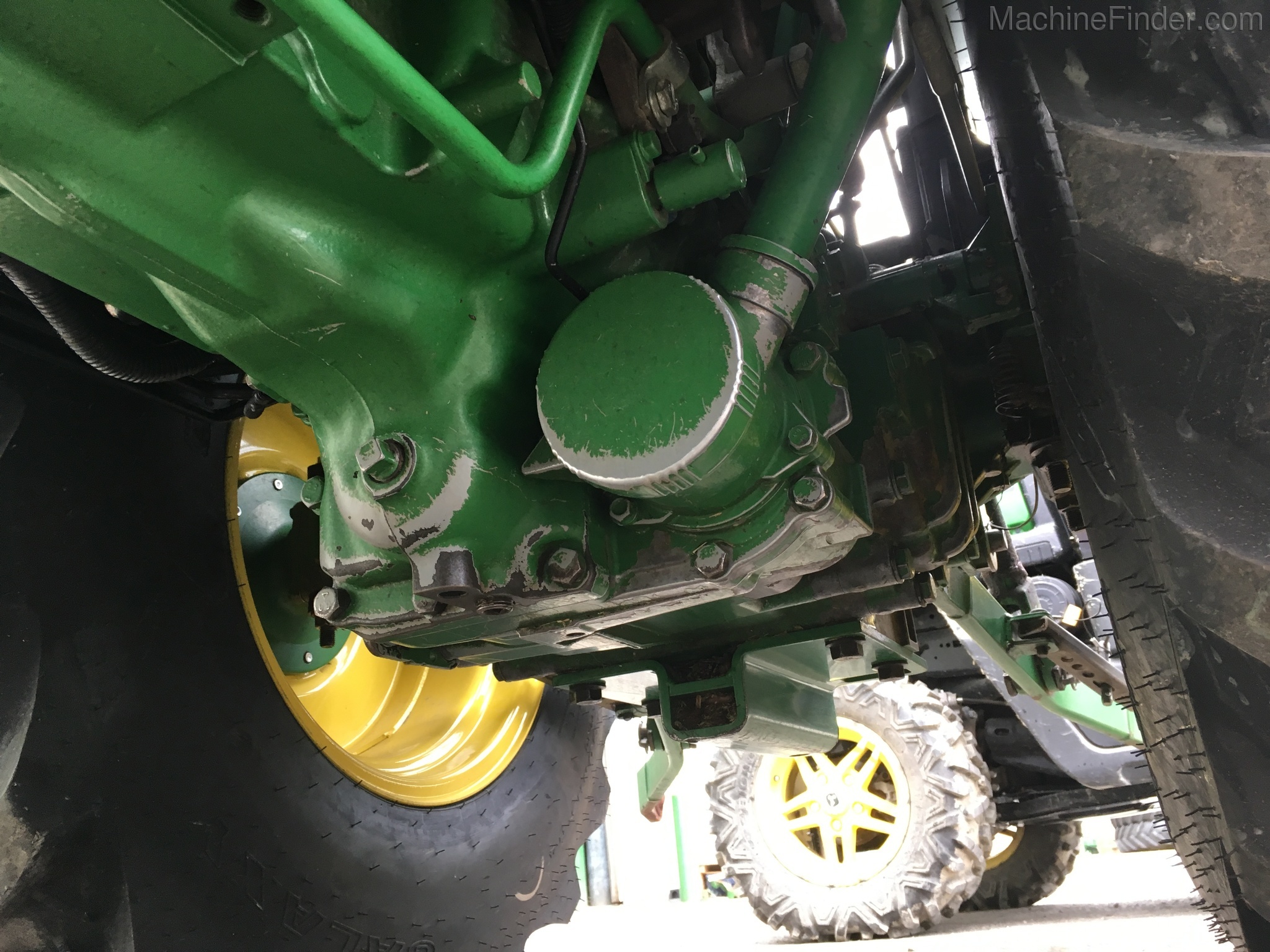 2015 John Deere 3046R Image 5
