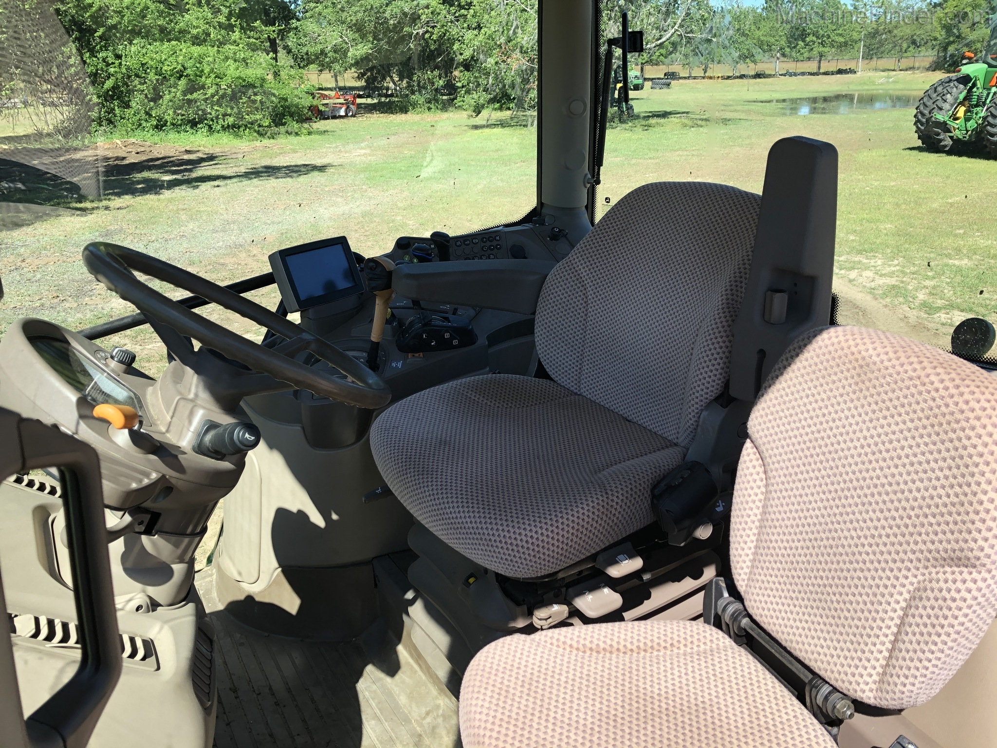 2014 John Deere 6125R Image 7