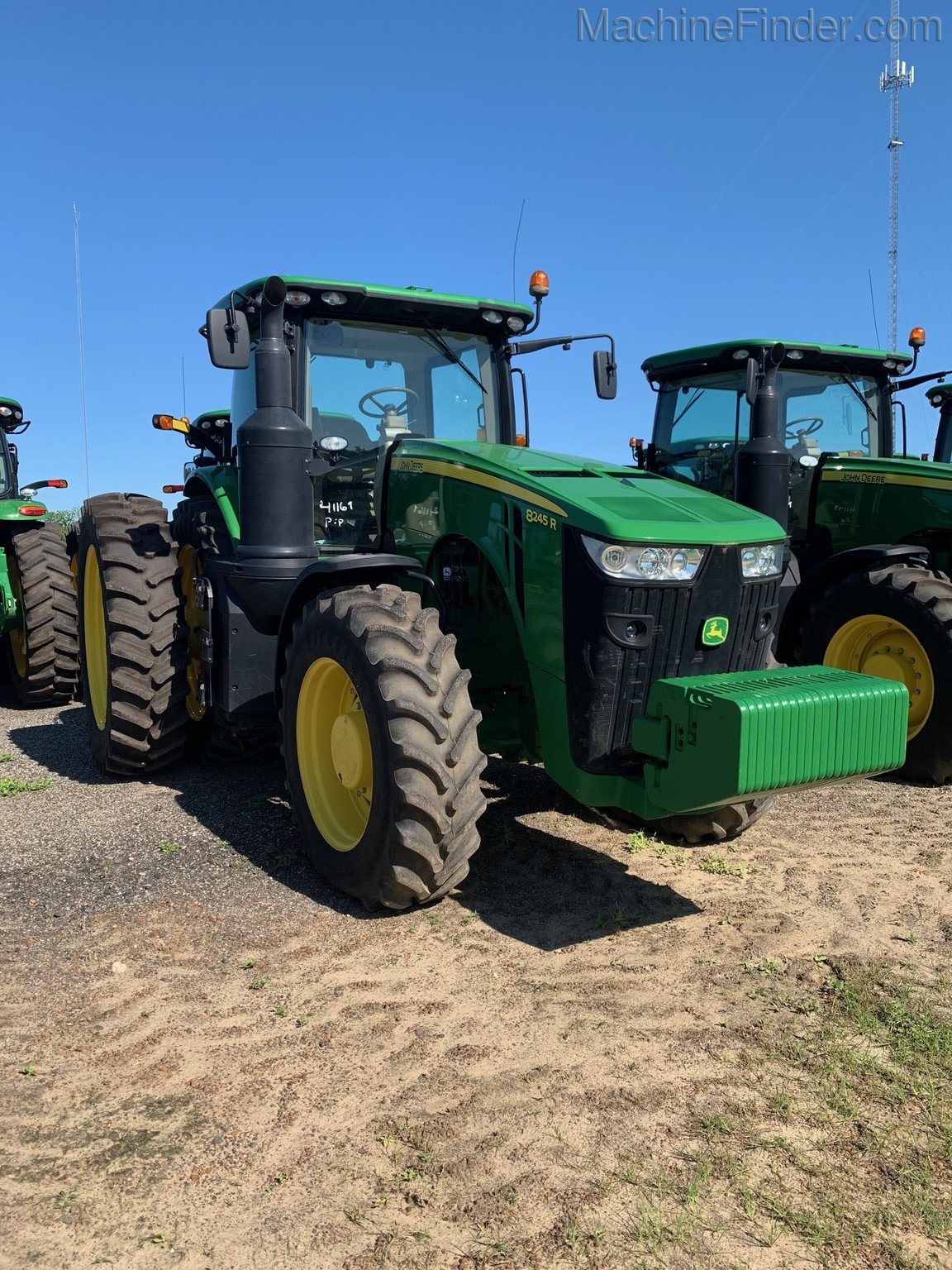 2019 John Deere 8245R Image 2