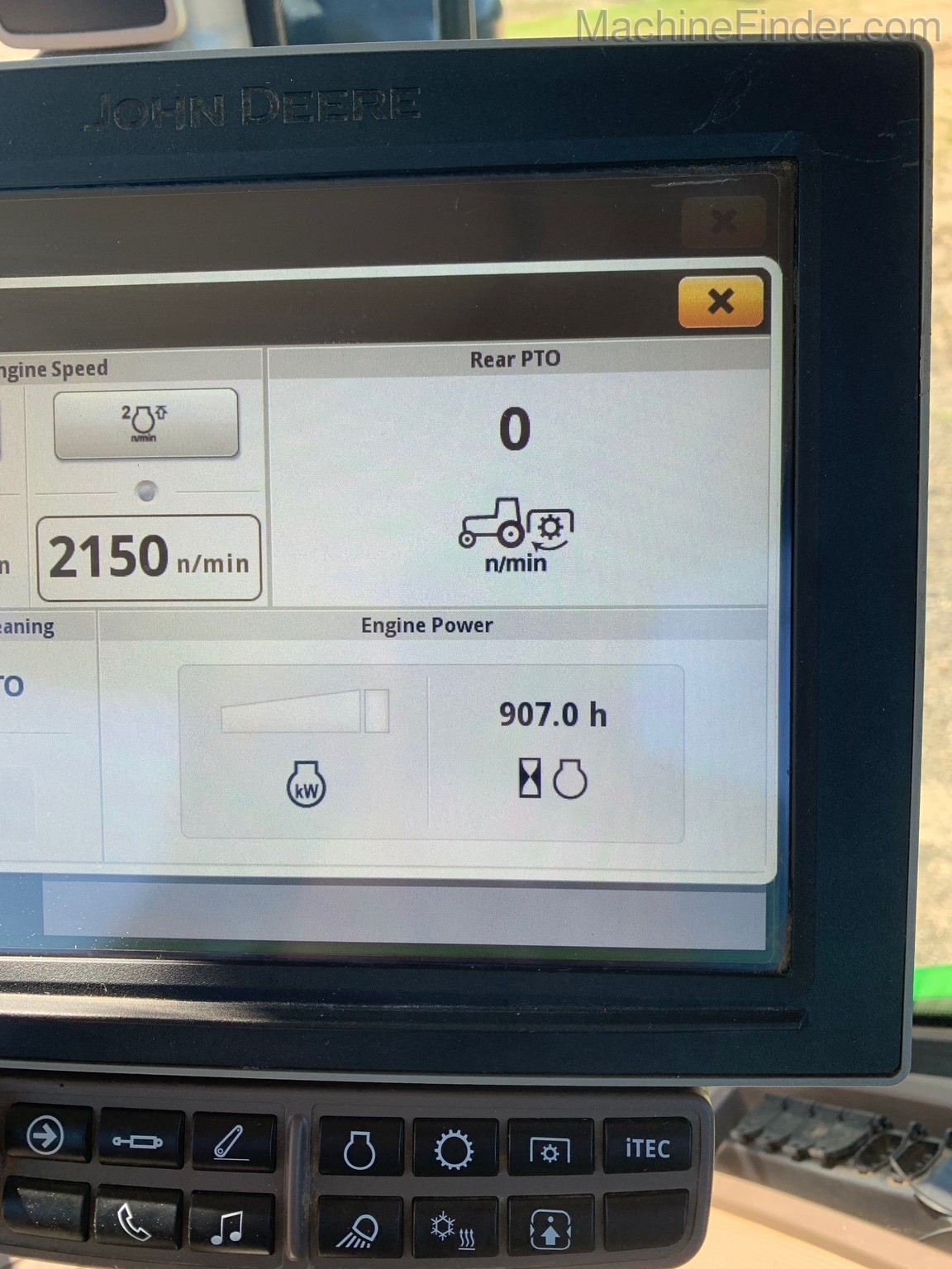 2019 John Deere 8245R Image 5