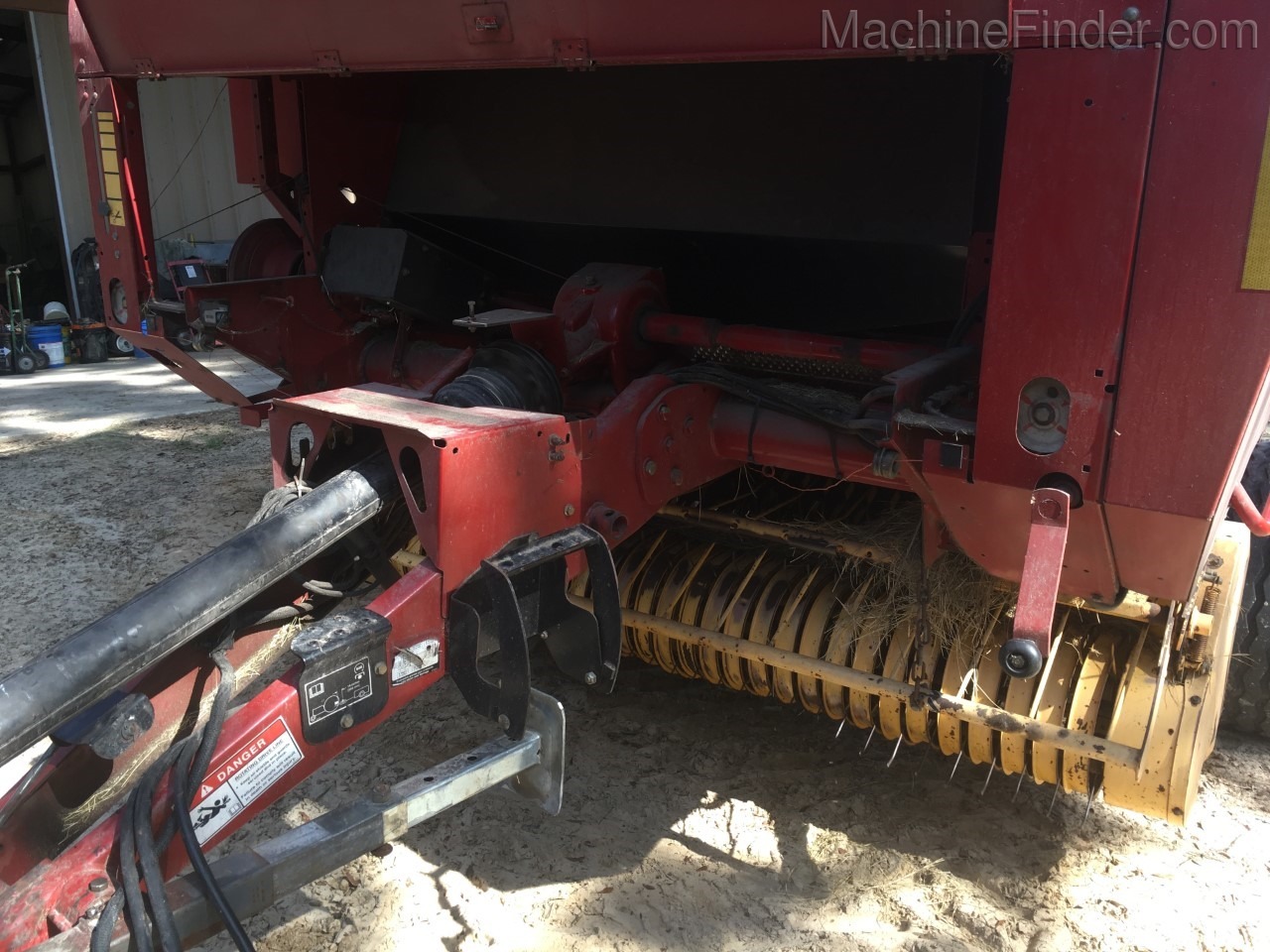 2005 New Holland BR780 Image 2