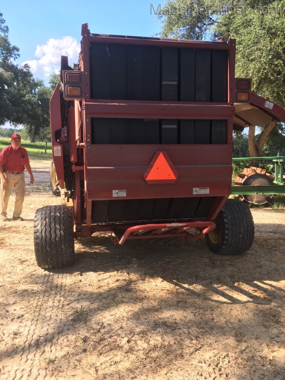 2005 New Holland BR780 Image 4